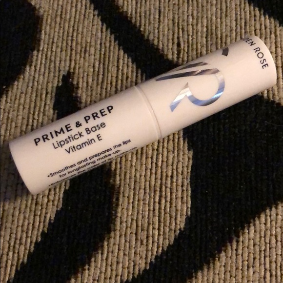 Prime and prep lip Stick - Picture 1 of 4